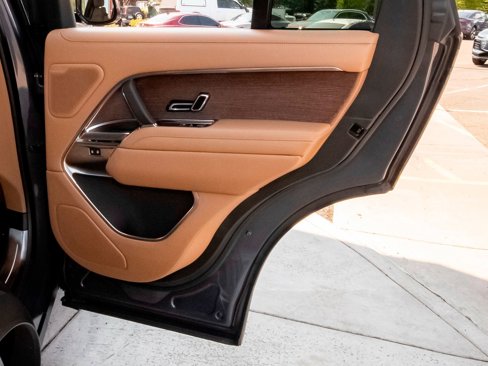 New 2025 Land Rover Range Rover SE image 48