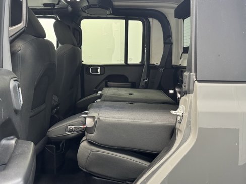 Used 2021 Jeep Gladiator Willys image 34