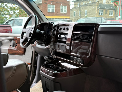 Used 2004 Chevrolet Express 1500 w/ LS Preferred Equipment Group image 38