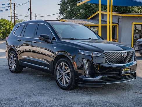 Used 2021 Cadillac XT6 Premium Luxury w/ Platinum Package image 3