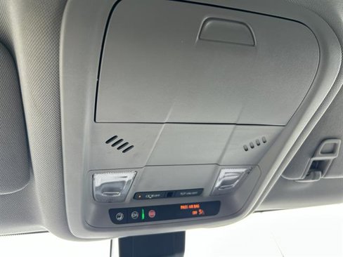 Used 2024 GMC Terrain SLE image 16