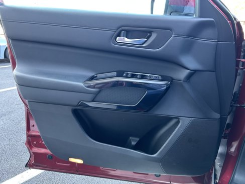 Used 2022 Nissan Pathfinder SV image 23