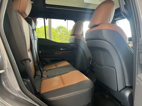 Used 2025 Lexus GX 550 image 21