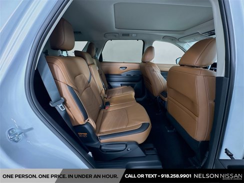 New 2025 Nissan Pathfinder Platinum image 30