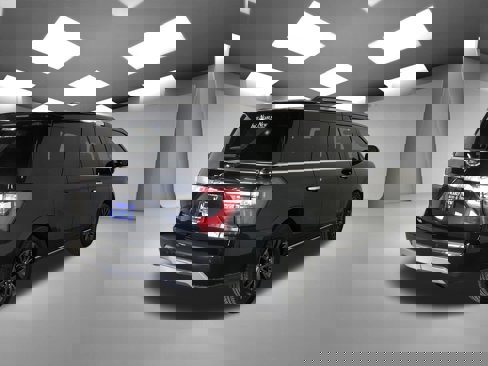 Used 2020 Ford Expedition Limited image 3