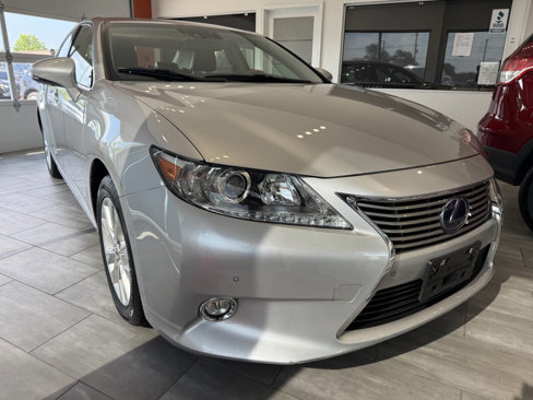 Used 2014 Lexus ES 300h image 1
