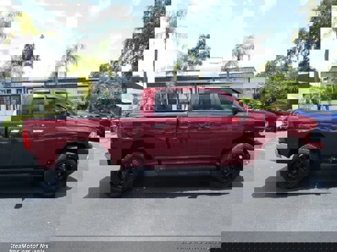 Used 2011 RAM 1500 Big Horn image 2