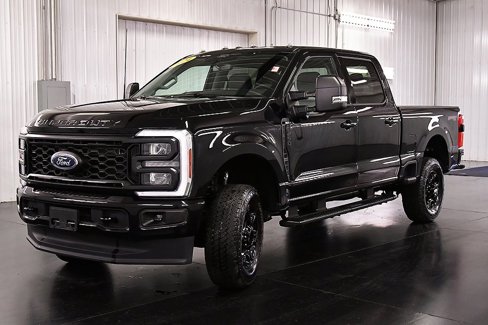 Used 2024 Ford F250 XLT w/ XLT Premium Package image 3