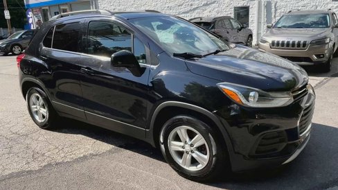 Certified 2017 Chevrolet Trax LT w/ Sun & Sound Package image 2