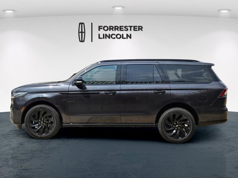 New 2025 Lincoln Navigator Reserve image 6