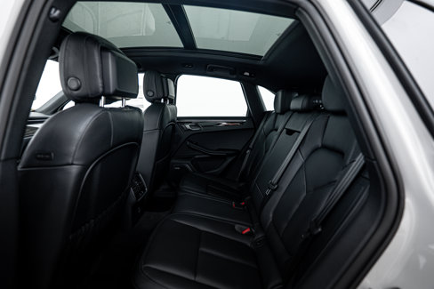 New 2026 Porsche Macan image 23
