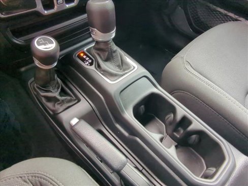 Used 2021 Jeep Gladiator Sport image 12