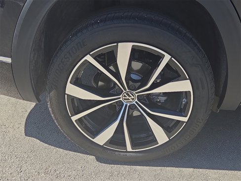 Used 2025 Volkswagen Atlas SEL Premium R-Line image 8
