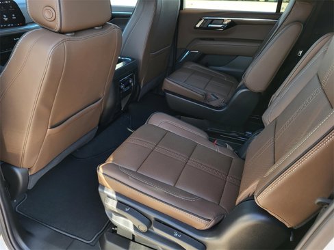 New 2025 Chevrolet Suburban High Country image 26