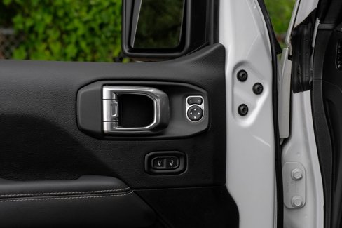 Used 2022 Jeep Wrangler Unlimited Sahara w/ Cold Weather Group image 54
