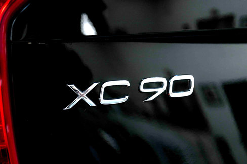 Used 2021 Volvo XC90 T8 R-Design w/ Advanced Package image 31