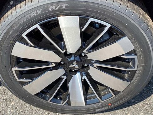 New 2025 Mitsubishi Outlander AWD image 6