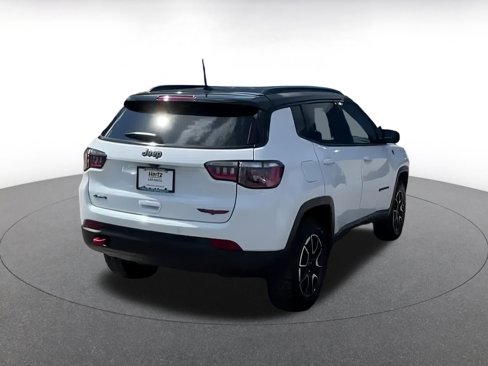 Used 2025 Jeep Compass Trailhawk image 12