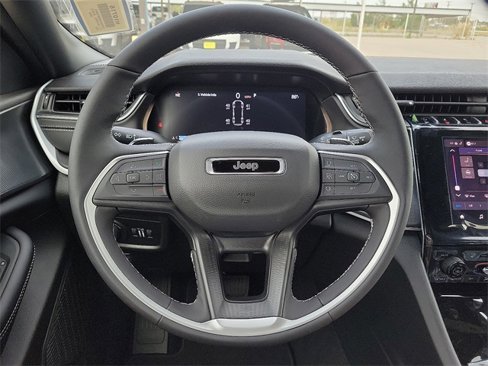 New 2025 Jeep Grand Cherokee L Laredo image 18