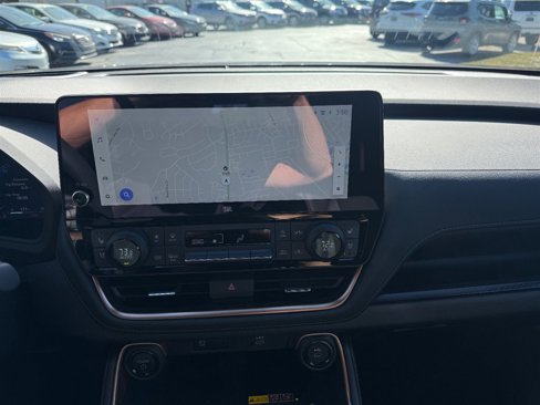 Used 2025 Toyota Grand Highlander AWD Hybrid image 25