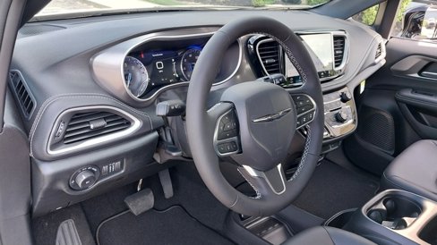 New 2026 Chrysler Pacifica Select image 19