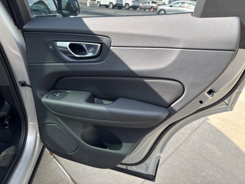 Certified 2025 Volvo XC60 B5 Plus image 36