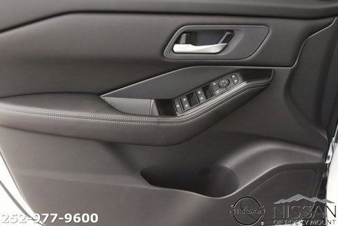New 2026 Nissan Rogue SV image 8
