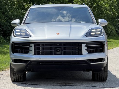 New 2025 Porsche Cayenne image 7