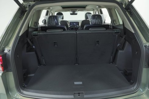 New 2025 Volkswagen Atlas SEL Premium R-Line image 39