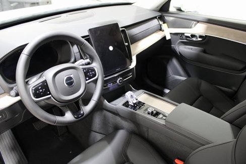 New 2025 Volvo XC90 T8 Plus w/ Protection Package Premier image 11