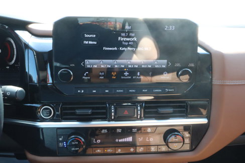 Used 2022 Nissan Pathfinder Platinum w/ Cargo Package image 14