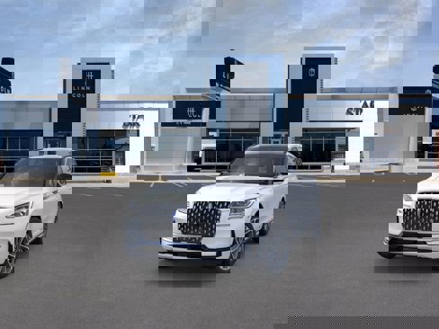 New 2025 Lincoln Corsair Grand Touring w/ Equipment Group 301A image 2