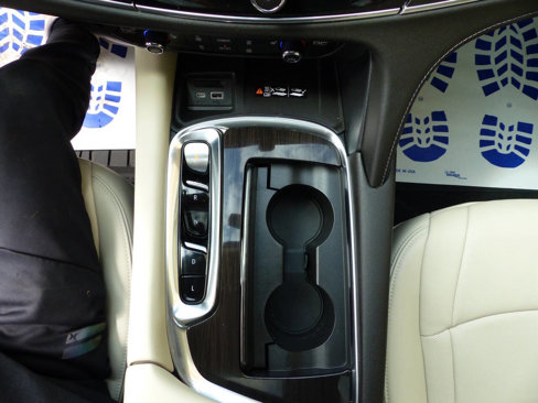 Used 2024 Buick Enclave Essence w/ Sound and Sites Package image 33