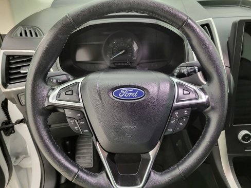 Used 2024 Ford Edge SEL image 3