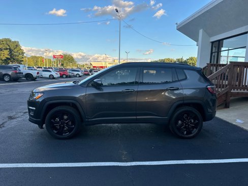 Used 2019 Jeep Compass Latitude image 4