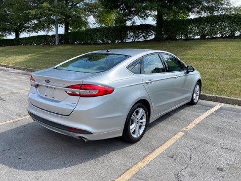 Used 2018 Ford Fusion SE image 3