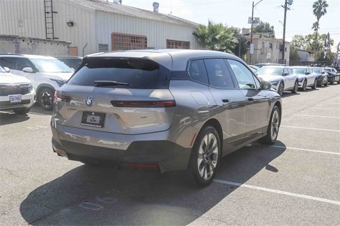 Used 2025 BMW iX xDrive50 w/ Convenience Package image 9