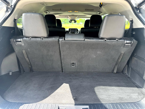 Used 2020 Toyota Highlander XLE image 17