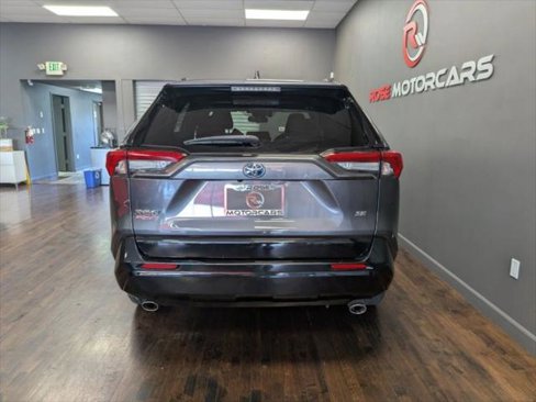Used 2022 Toyota RAV4 SE w/ Carpet Mat Package (TMS) image 7