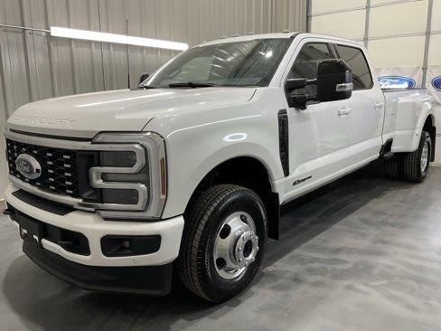 Used 2025 Ford F350 Platinum image 3