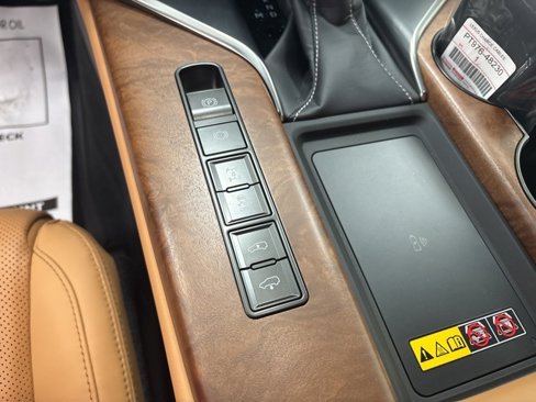 New 2025 Lexus LX 600 4WD w/ Luxury Package image 16