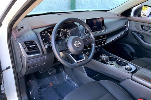 Used 2023 Nissan Rogue S image 14