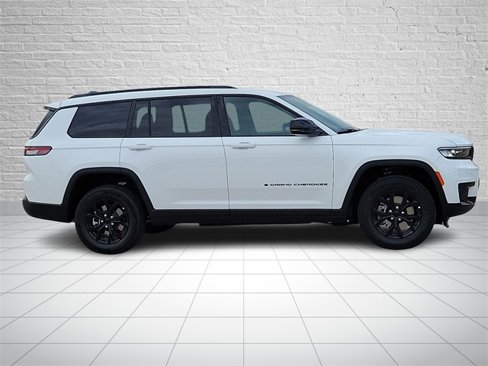 New 2025 Jeep Grand Cherokee L Laredo image 5