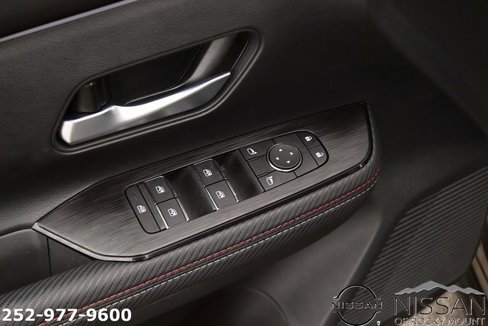 Used 2025 Nissan Kicks SR image 11