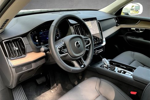 Certified 2025 Volvo XC90 B5 Core w/ Climate Package image 14