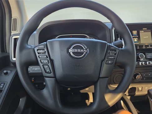 Used 2025 Nissan Frontier SV image 16