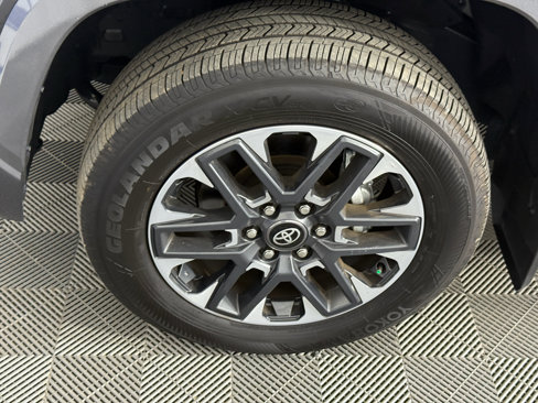 Used 2025 Toyota Tundra Limited image 8