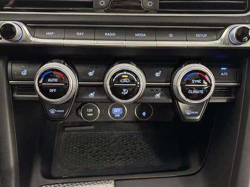 Used 2022 Genesis G70 3.3T image 30