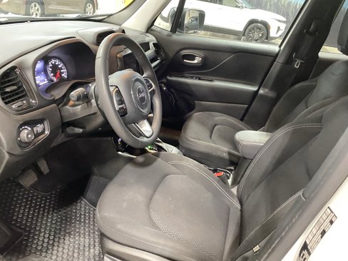 Used 2023 Jeep Renegade Altitude image 10