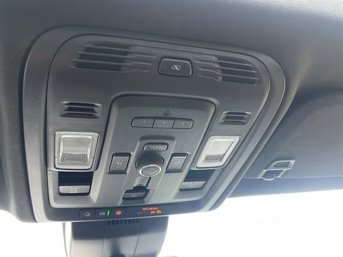 Used 2024 GMC Yukon XL Denali w/ Advanced Technology Package image 16